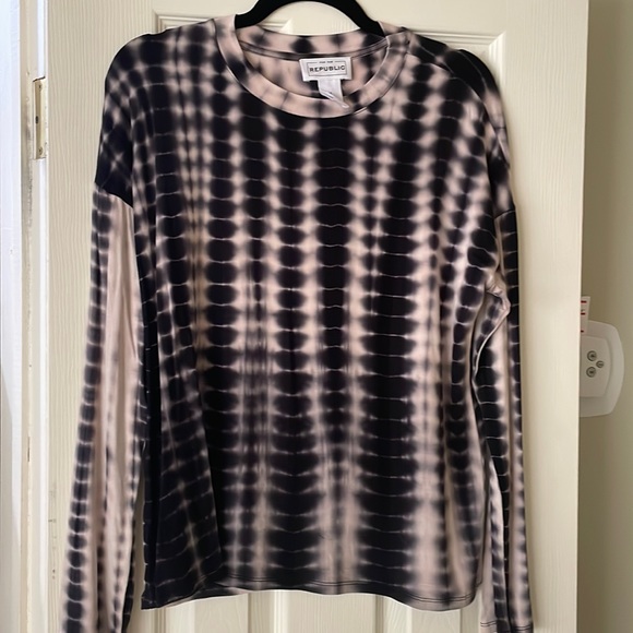 For the Republic Tops - Rebublic black and blush long sleeve top size m